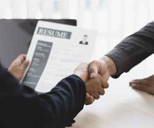 imagen Nueva convocatoria de becas de prácticas para jóvenes sin experiencia profesional