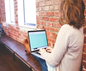 imagen Becas Real Changers de formación para mujeres 