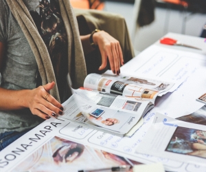 imagen La Agencia EFE y Obra Social La Caixa convocan becas para estudiantes de Periodismo