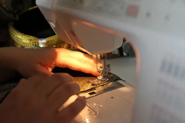 maquina-coser-noticiaAMP